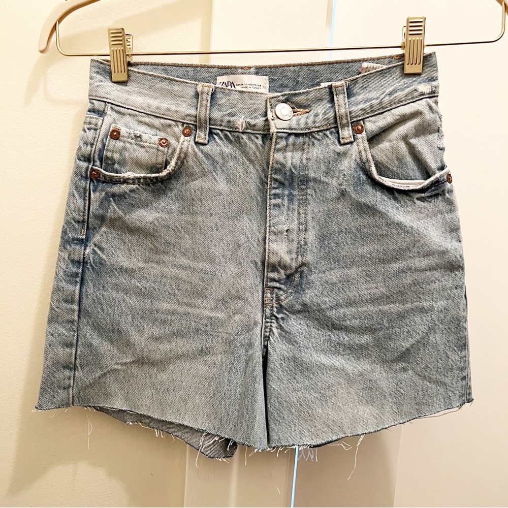 Zara High Waist Light Wash Denim‎ Shorts
